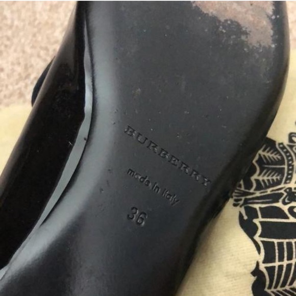 Burberry Mormont Black Patent Loafer - Picture 8 of 8